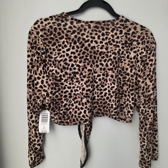 TORRID Leopard Print Tie-Front Top - Picture 8 of 10